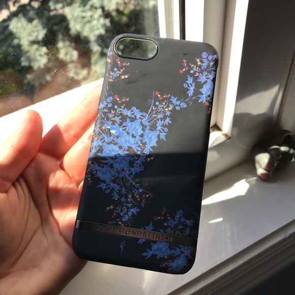 SAKS OFF FIFTH IPHONE 7 CASE - Picture 2 of 3
